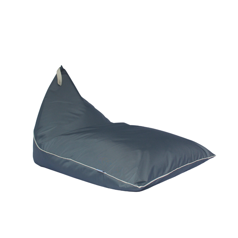 Cojín Triangular Exterior, una de las piezas del Conjunto Playa