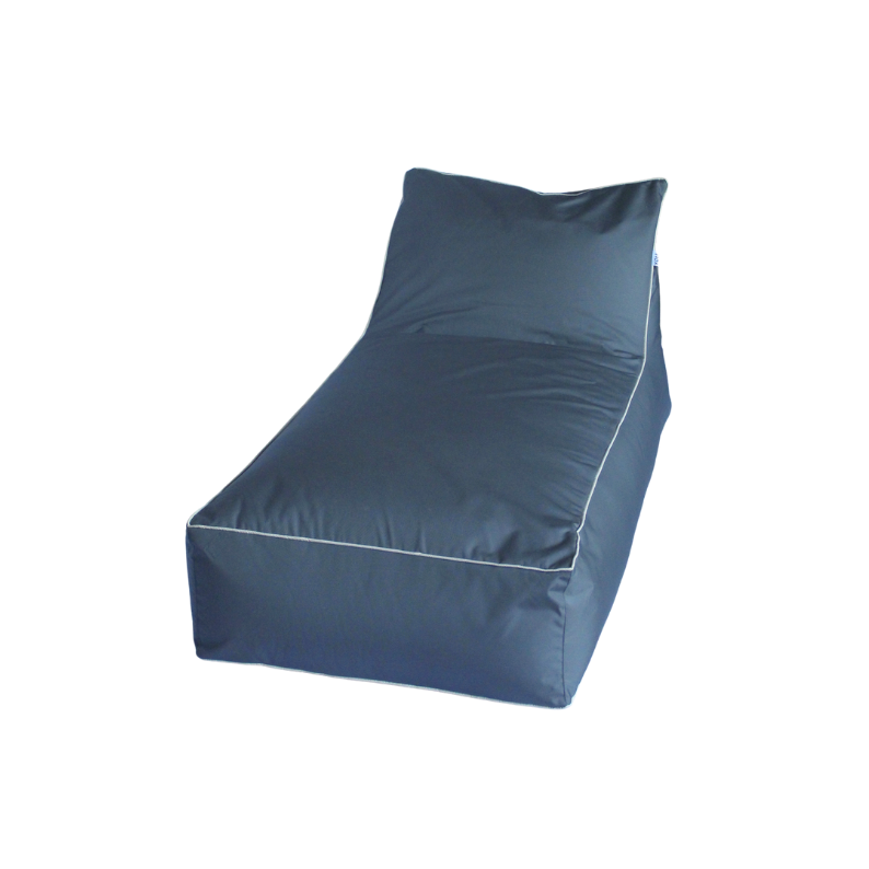 Reposera Large en uso, pieza del Conjunto Piscina