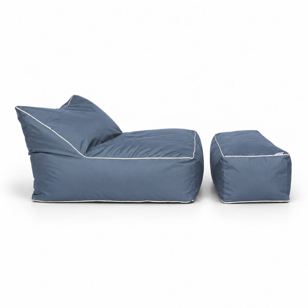 Chunky Completa vista de perfil: la reposera con el modular delante como piso para los pies