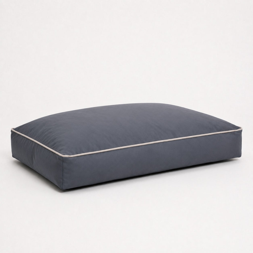 Gris Plomo — Cama Köff Form Exterior vista por detrás, de tres cuartos