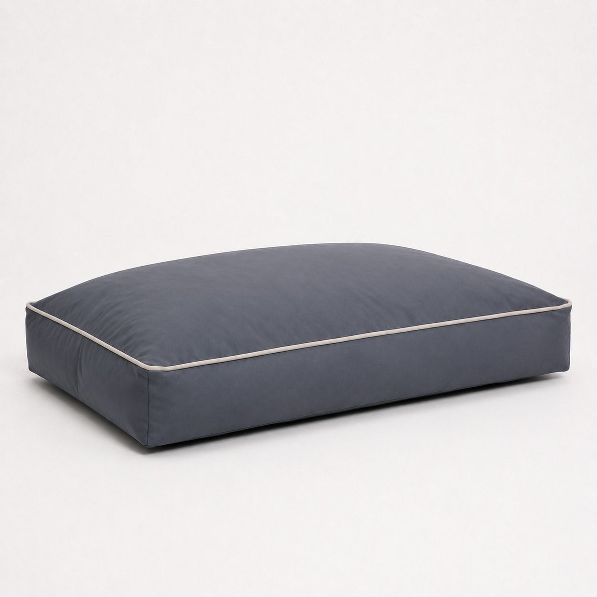 Gris Plomo — Cama Köff Form Exterior vista por detrás, de tres cuartos