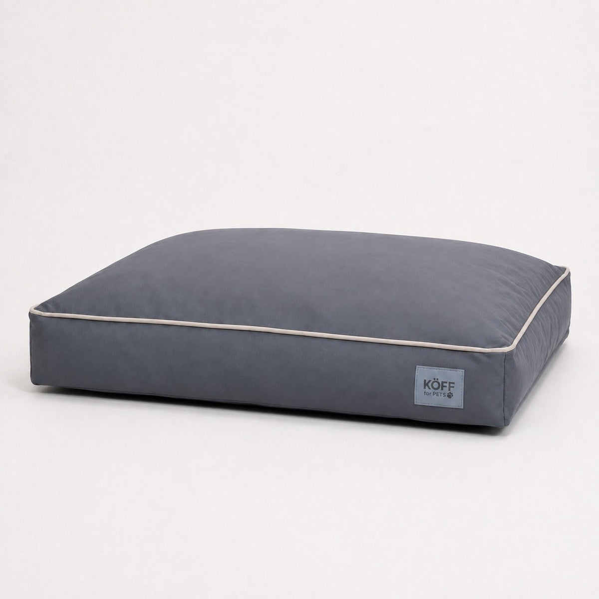 Cama Köff Form Exterior, una de las piezas del Conjunto Para los Dos