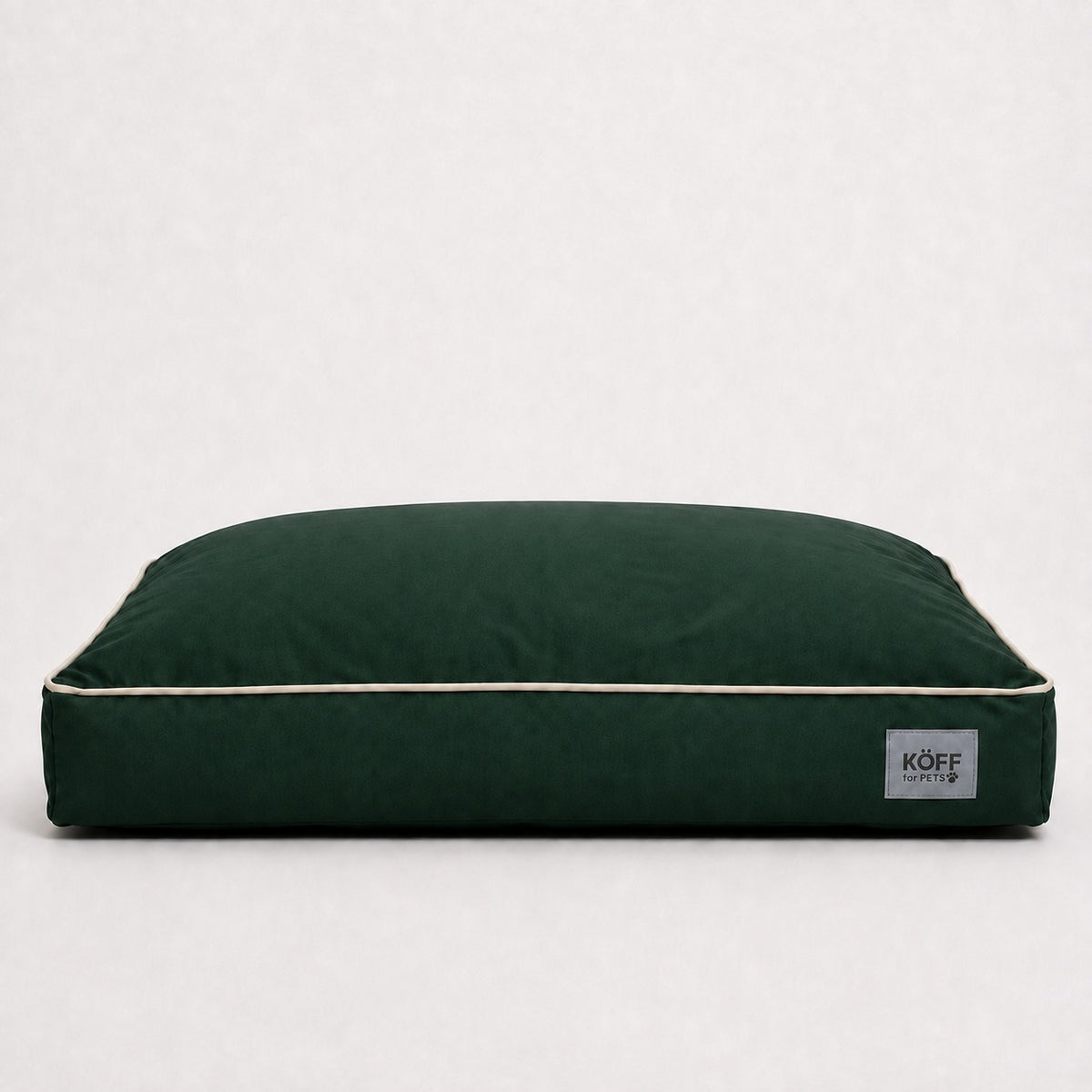 Talla M · 90 × 60 cm — Verde Bosque — Cama Köff Form Exterior en verde bosque, vista frontal