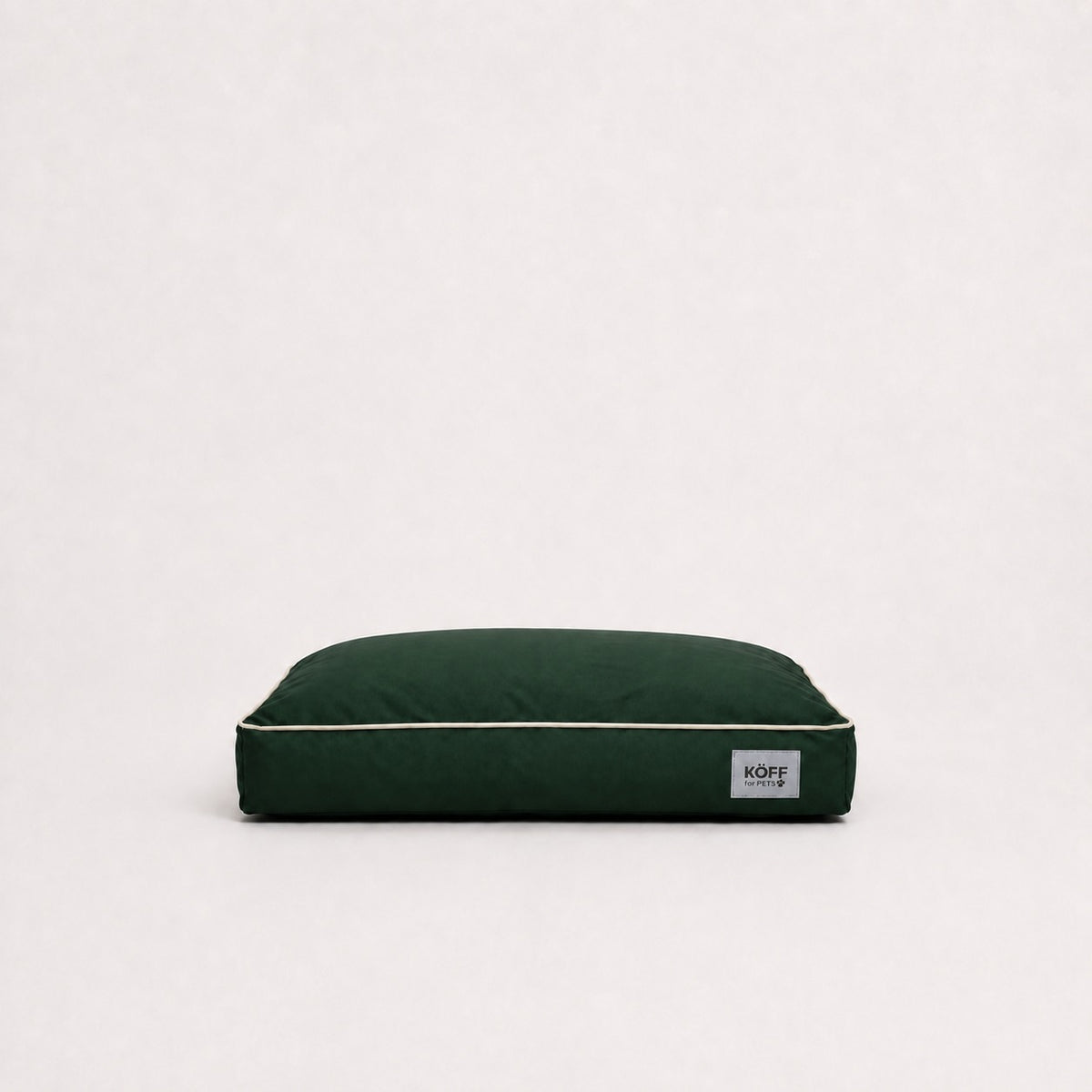 Talla S · 65 × 50 cm — Verde Bosque — Cama Köff Form Exterior en verde bosque, vista frontal