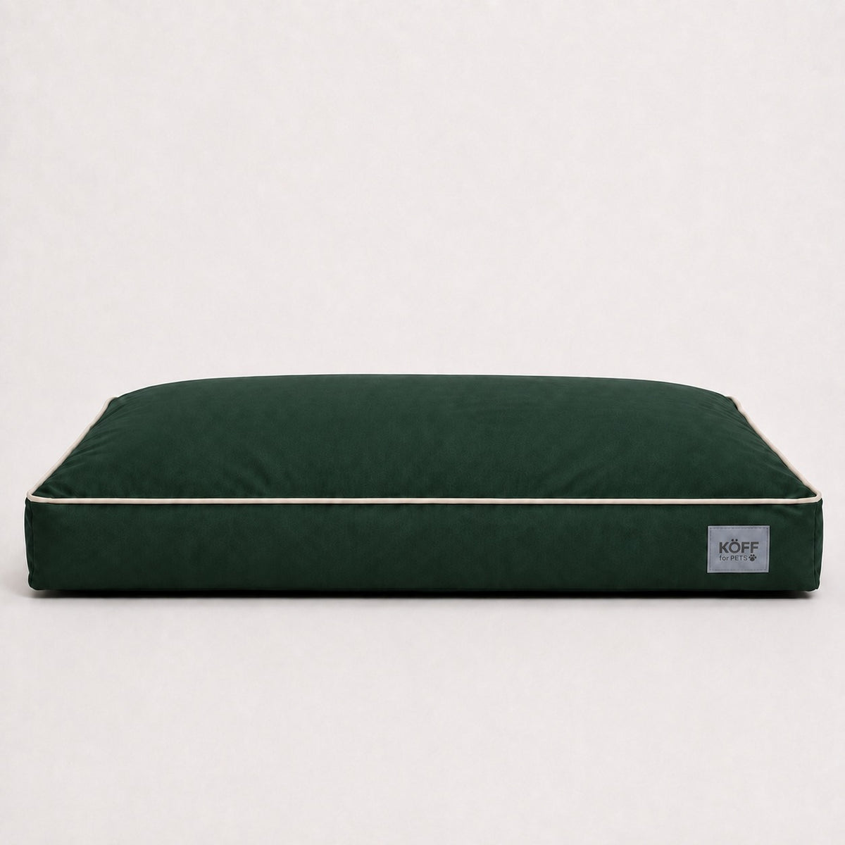 Talla XL · 130 × 90 cm — Verde Bosque — Cama Köff Form Exterior en verde bosque, vista frontal