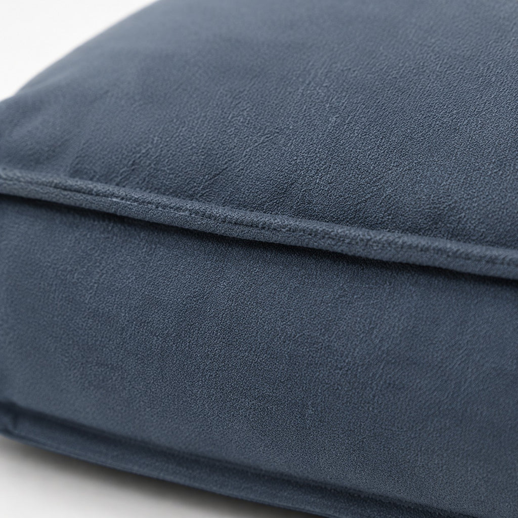 Detalle de las costuras reforzadas de la Cama Köff Form Interior