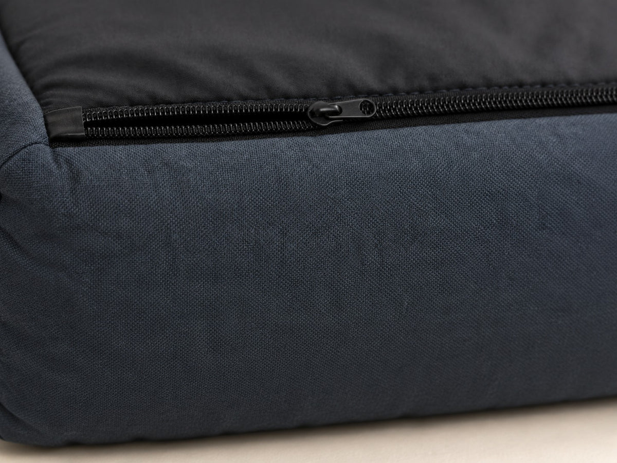 Cierre de la funda exterior de la Cama Köff Suite Clásica