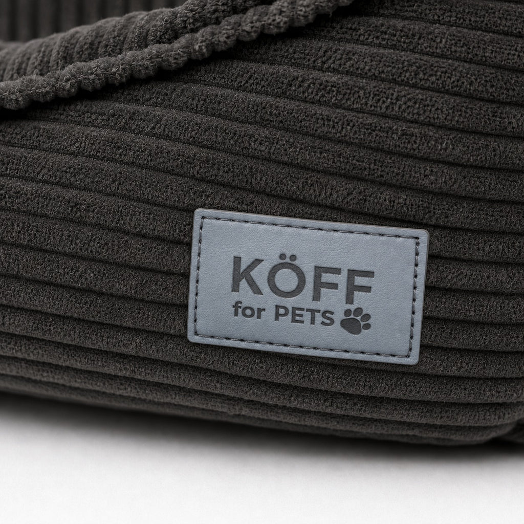 Etiqueta Köff for Pets en la pared de la Cama Köff Suite Cotelé